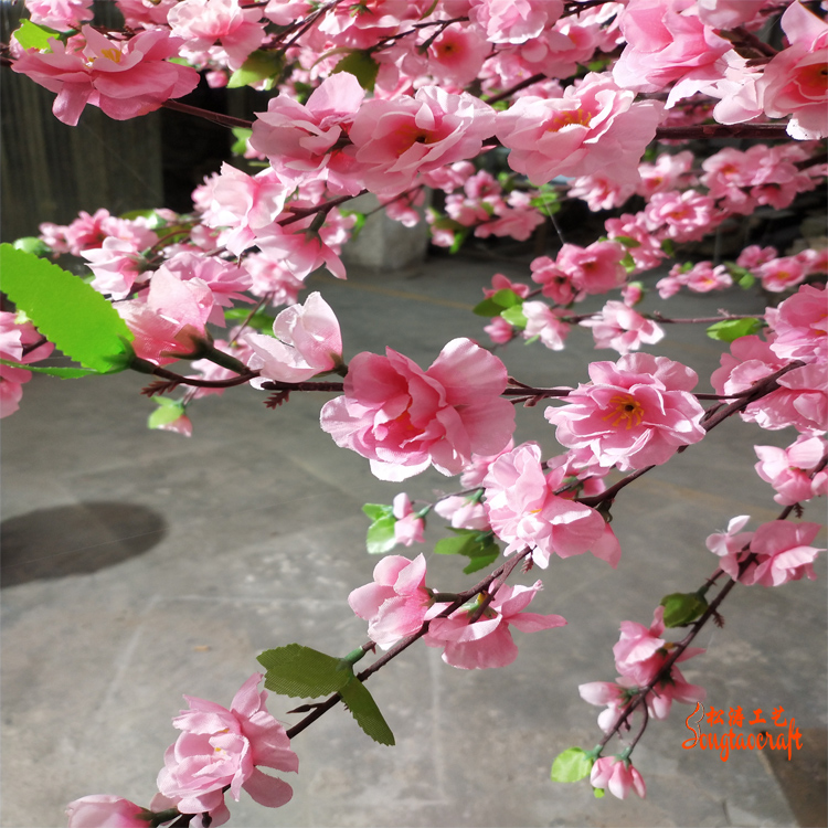 仿真桃花樹真的適合綠化環(huán)境裝飾嗎？